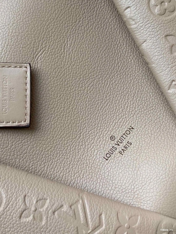 VUITTON MM V LOUIS TOTE 0723
